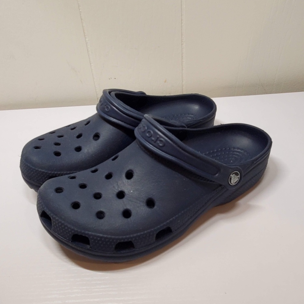 Crocs Navy Clogs Women’s size 9, Men’s size 7